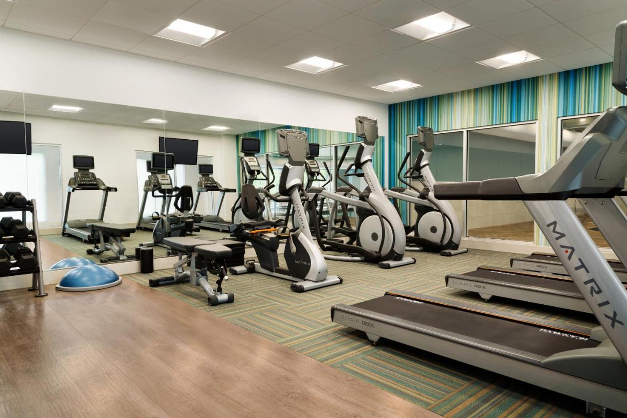Express & - Airport Trail Ne By Ihg 3* Calgary